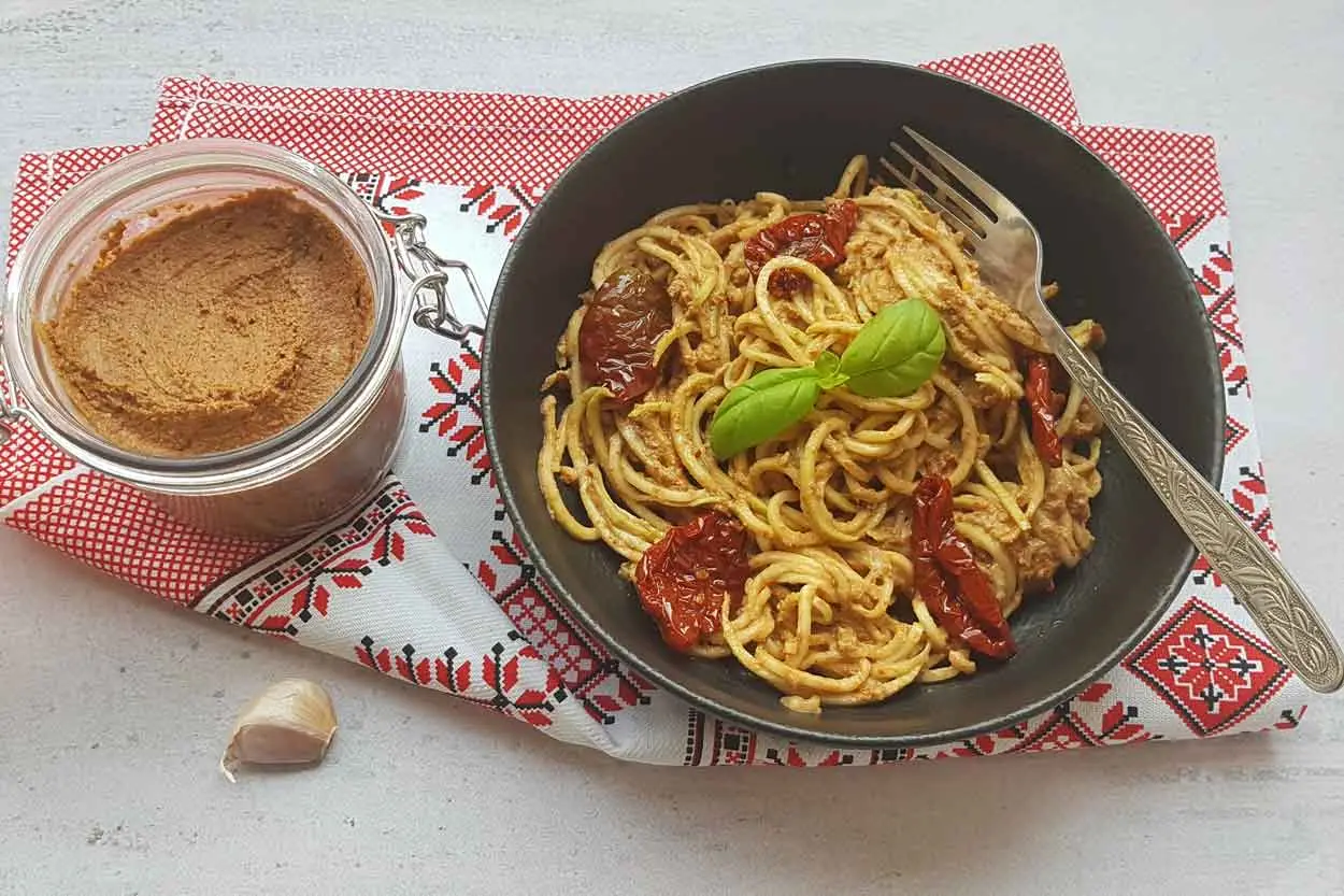 Crveni pikantni pesto sos