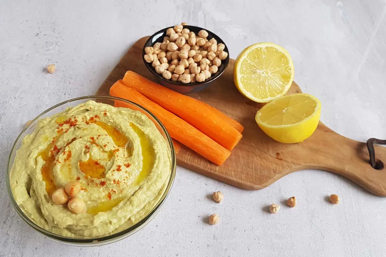 Humus sa avokadom